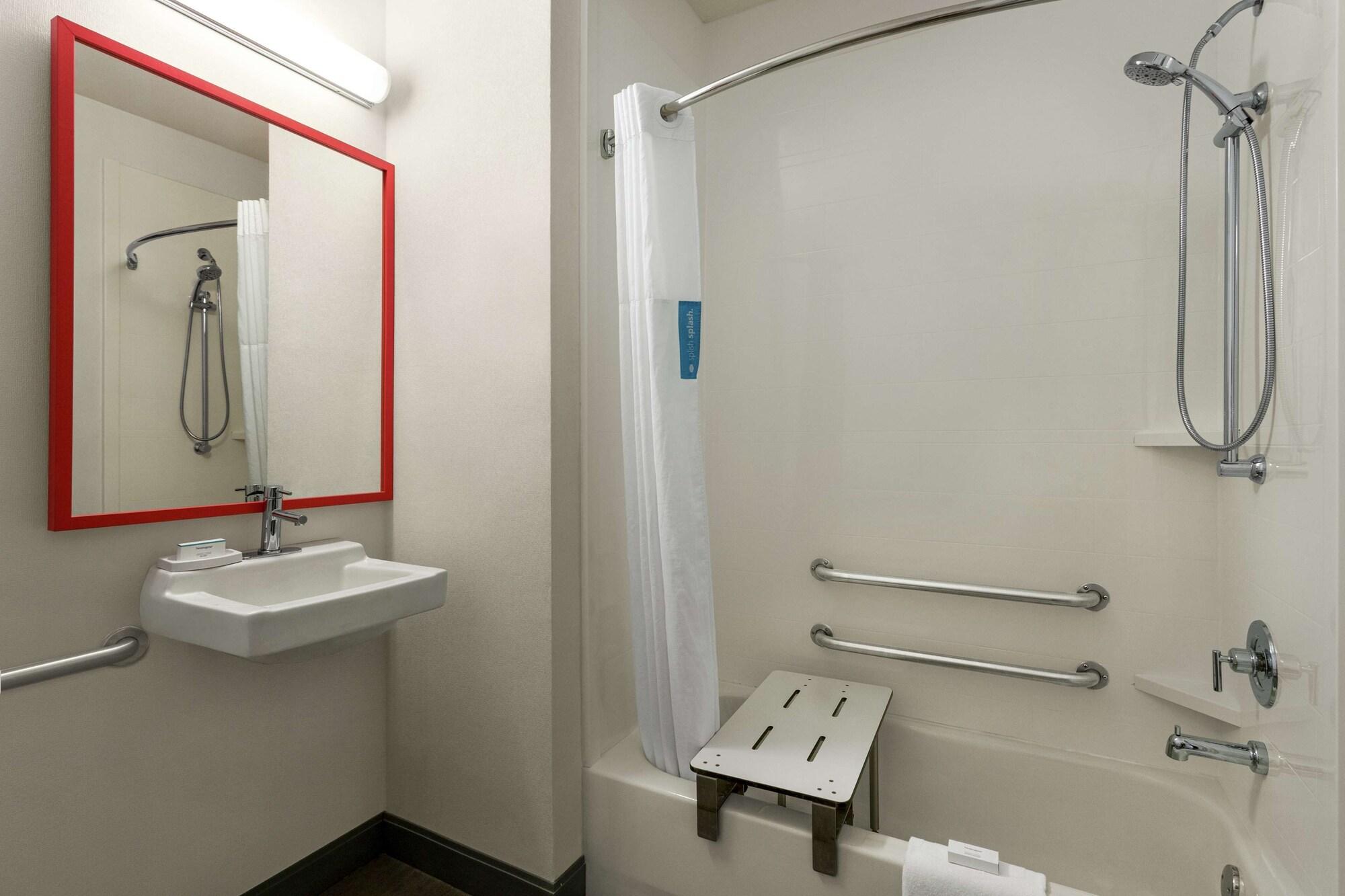 Hampton Inn Kansas City Blue Springs Exterior photo