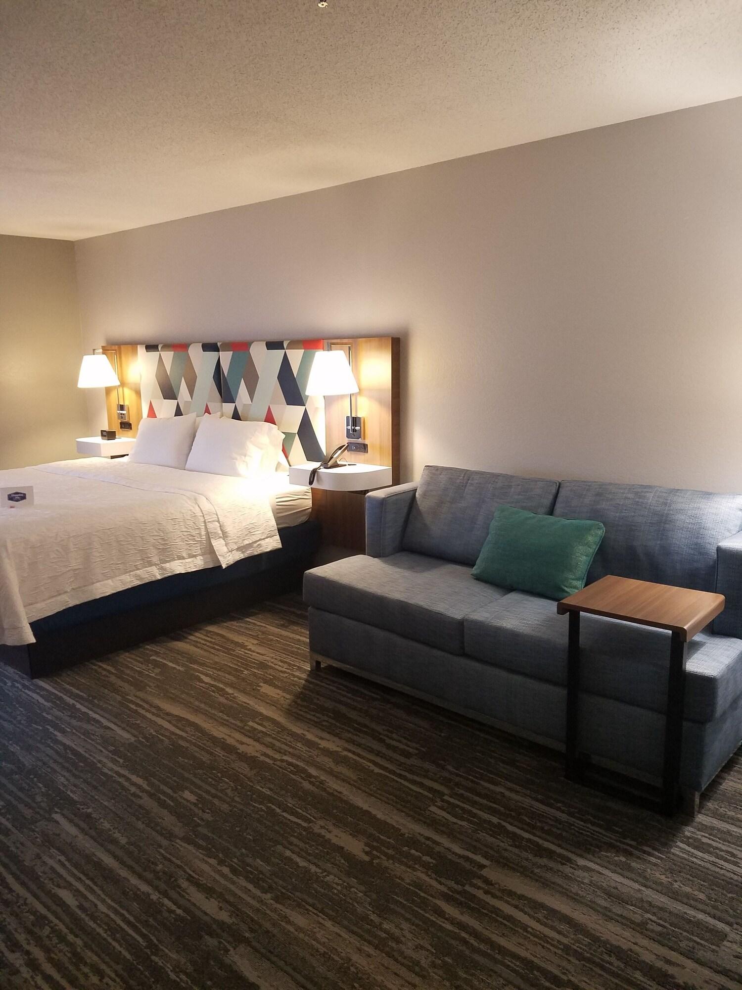 Hampton Inn Kansas City Blue Springs Exterior photo